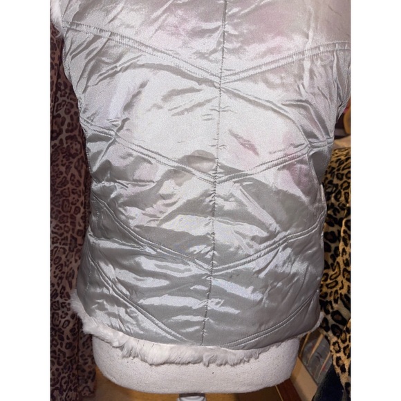 Kid’s Silver The Children’s Place Puffer Vest 👽 - Picture 10 of 13